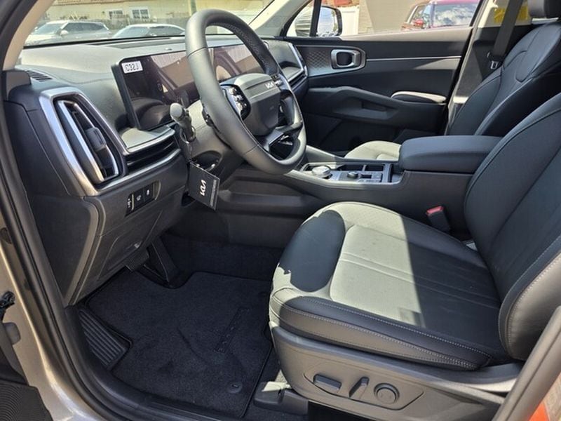 2026 Kia Sorento EX Hybrid - Photo 9