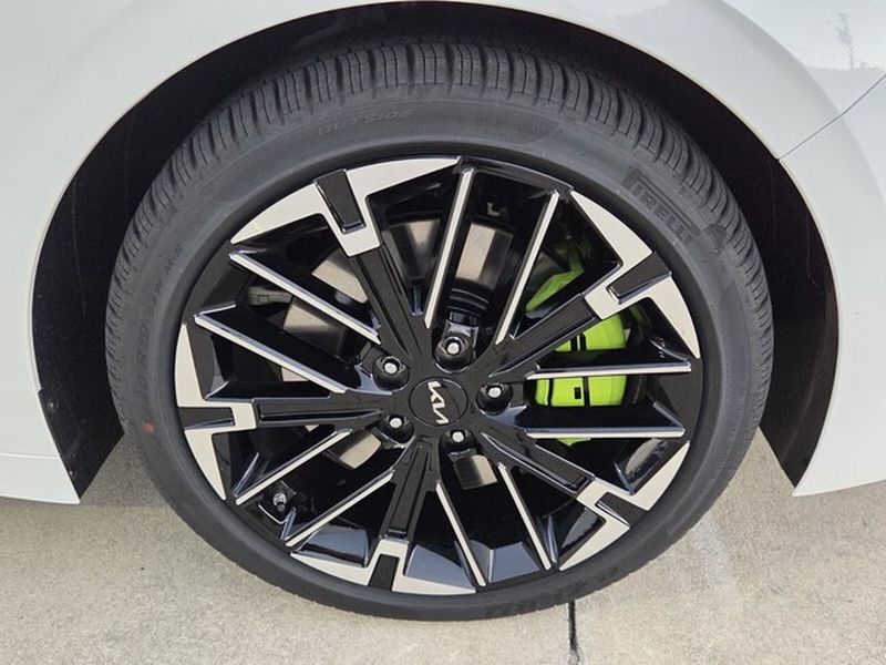 2026 Kia K5 GT - Photo 16