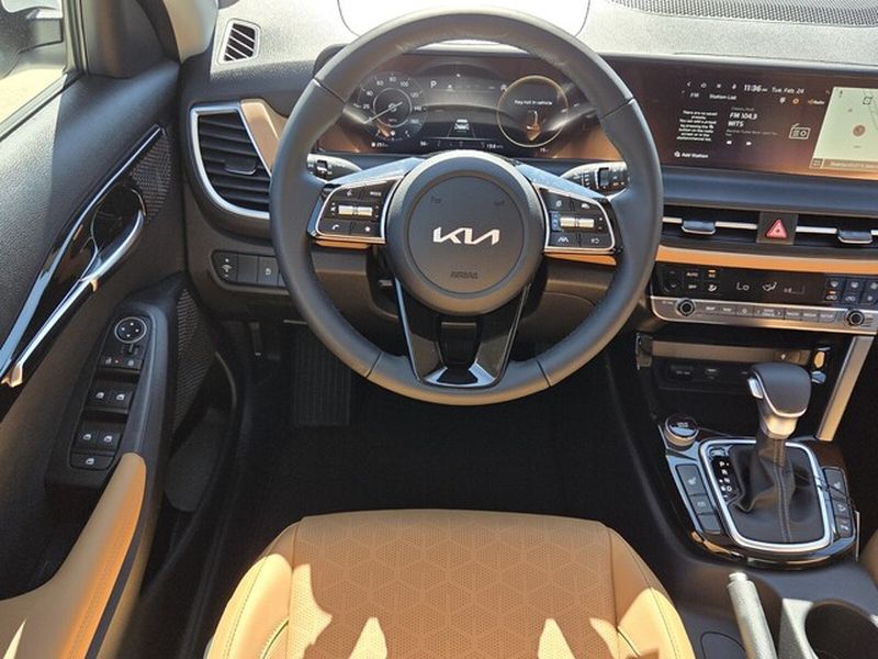 2026 Kia Seltos EX - Photo 10