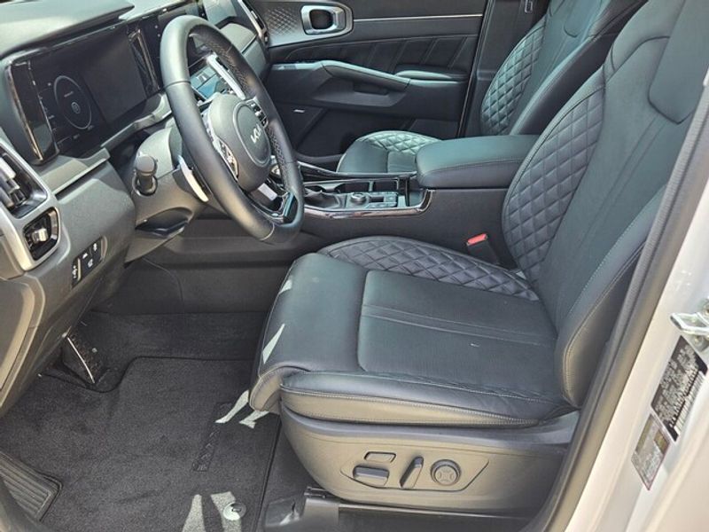 2023 Kia Sorento SX Prestige photo 3