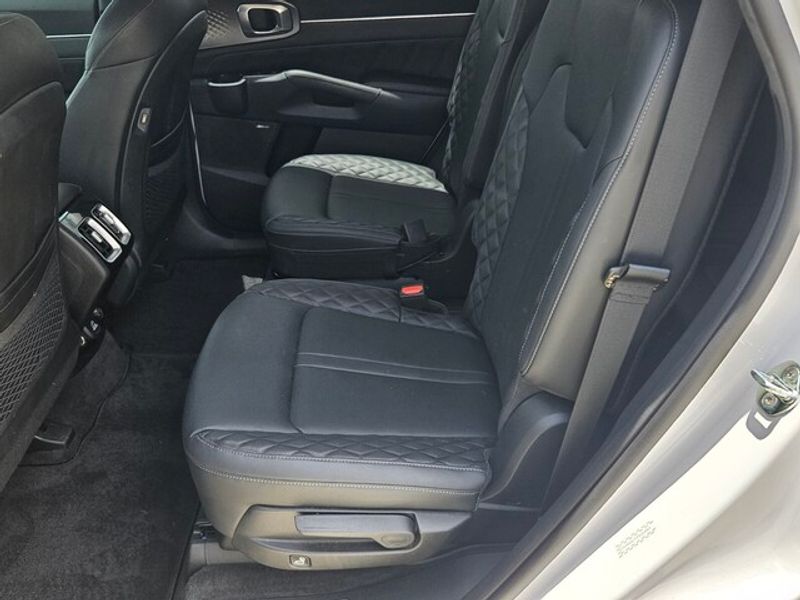 2023 Kia Sorento SX Prestige photo 4