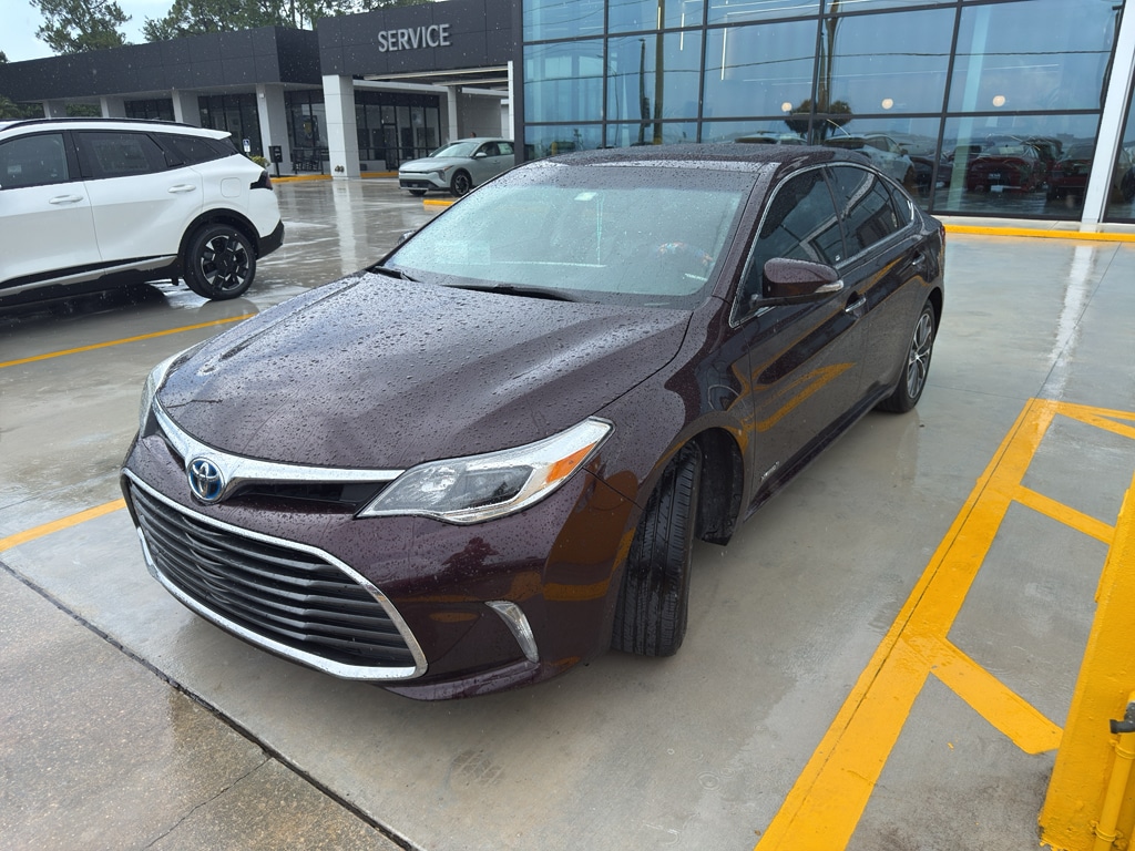 2016 Toyota Avalon XLE Premium Hybrid's photo