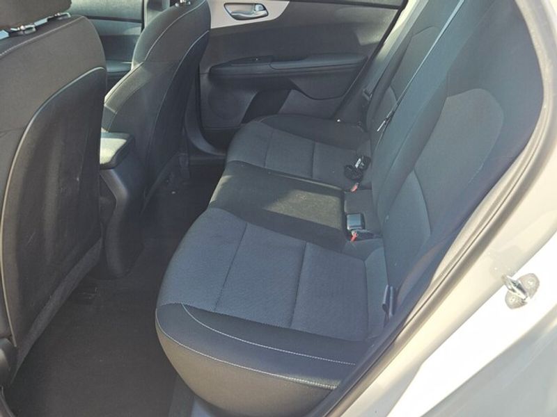 2024 Kia Forte LXS photo 4