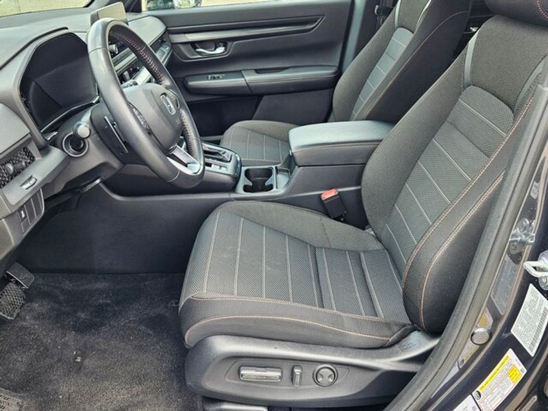 2023 Honda CR-V Hybrid Sport photo 2