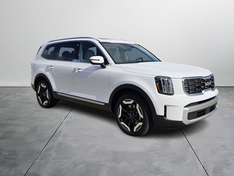 2025 Kia Telluride S's photo