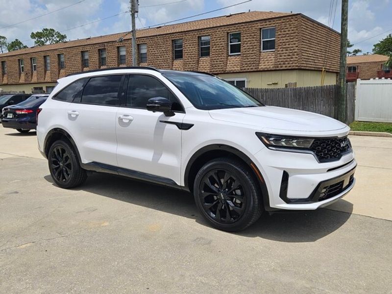 2023 Kia Sorento SX Prestige photo 2