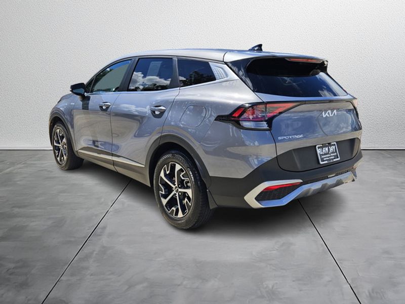 2023 Kia Sportage EX photo 4