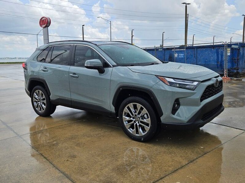 2023 Toyota RAV4 XLE Premium photo 2