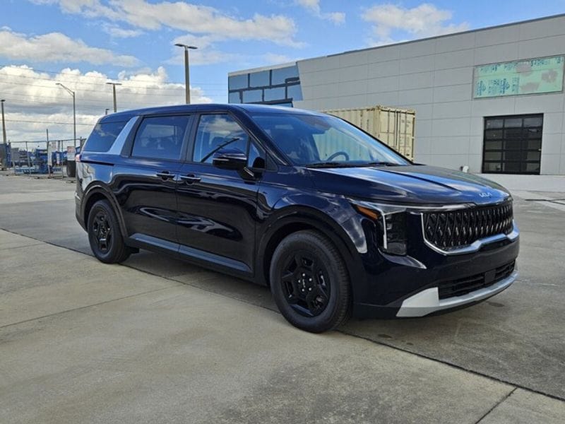 2026 Kia Carnival Passenger Van 