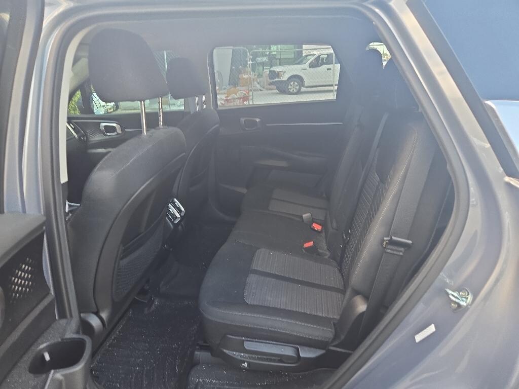 Used 2023 Kia Sorento LX Sport Utility
