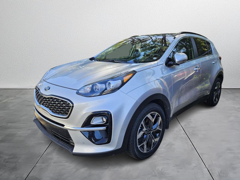 2022 Kia Sportage EX photo 3