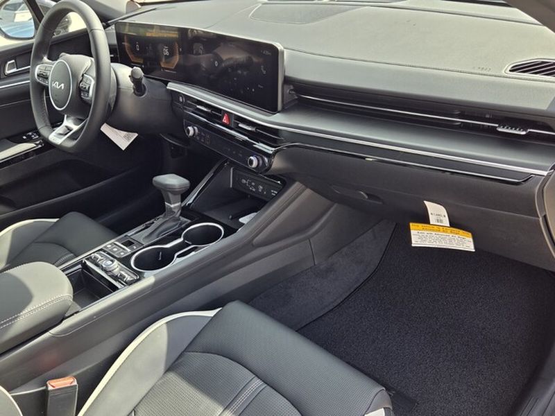 2026 Kia K5 GT-Line - Photo 16