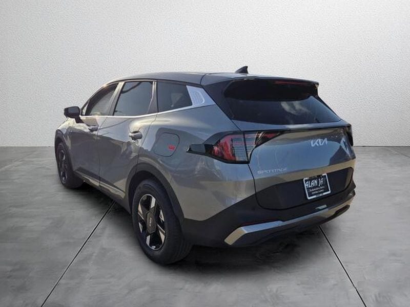 2026 Kia Sportage LX - Photo 4