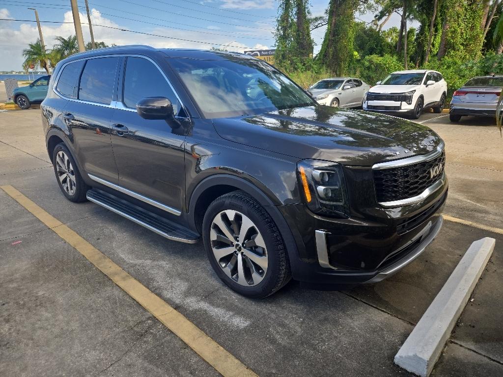 2022 Kia Telluride EX photo 2