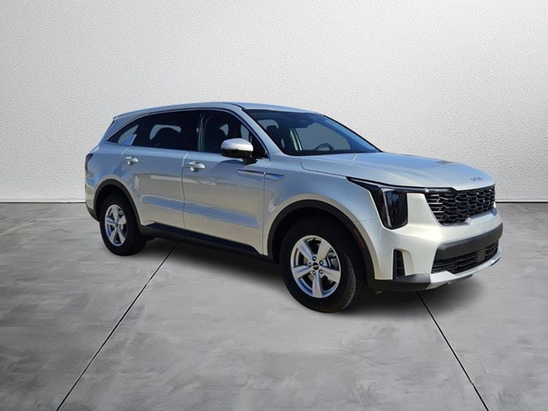 2026 Kia Sorento LX's photo