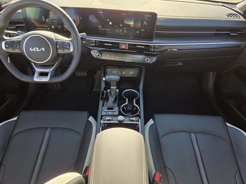 2026 Kia K5 GT-Line - Photo 11