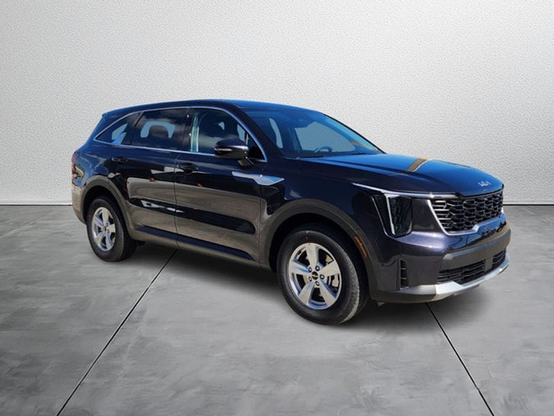 2026 Kia Sorento LX's photo