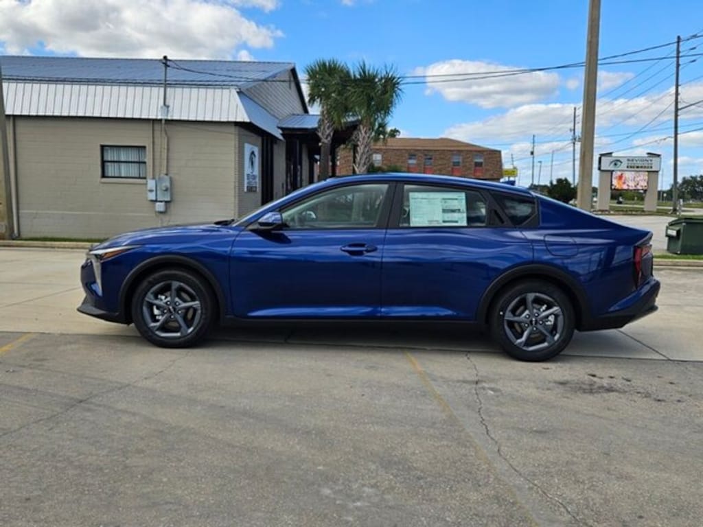 New 2025 Kia K4 LXS Sedan