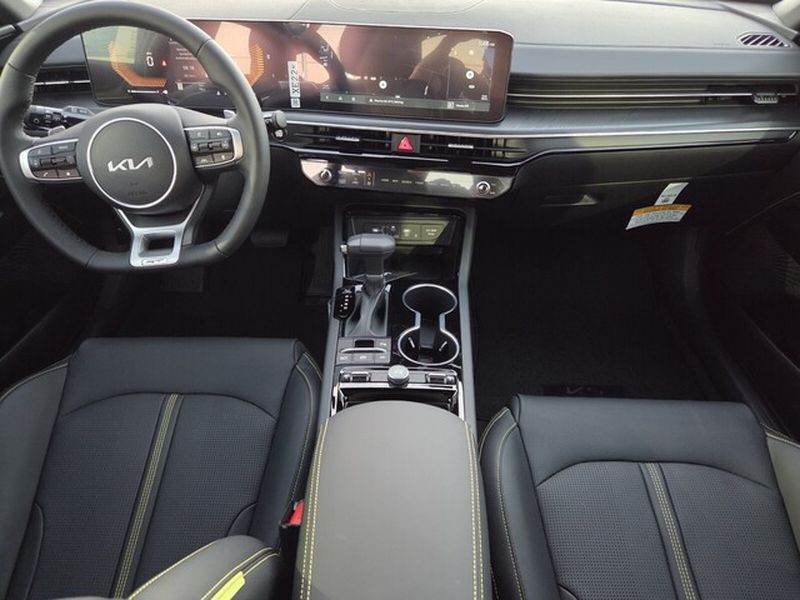 2026 Kia K5 GT - Photo 11