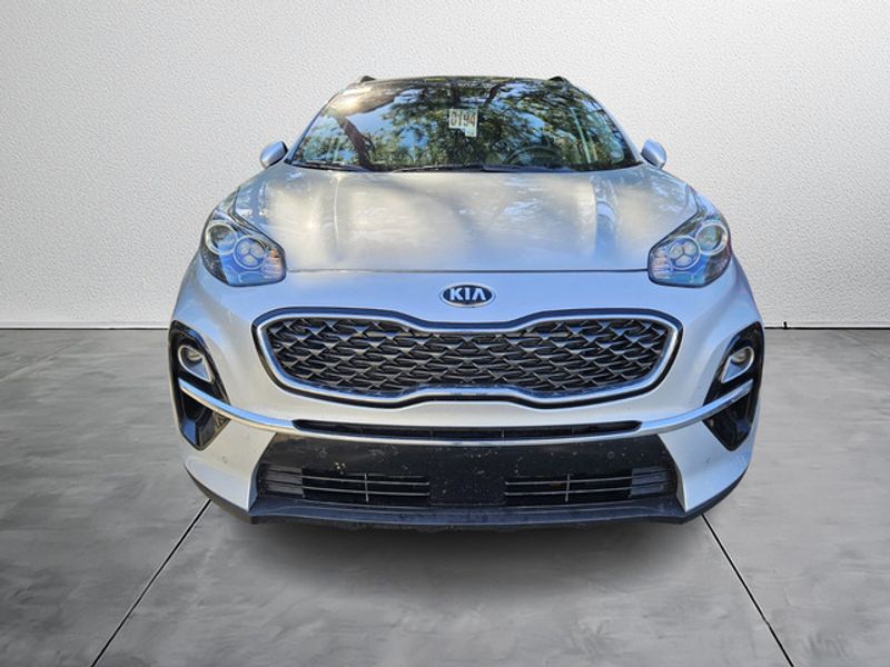 2022 Kia Sportage EX photo 2