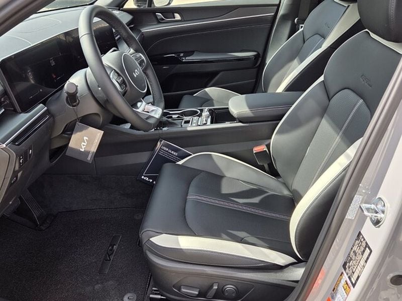 2026 Kia K5 GT-Line - Photo 9