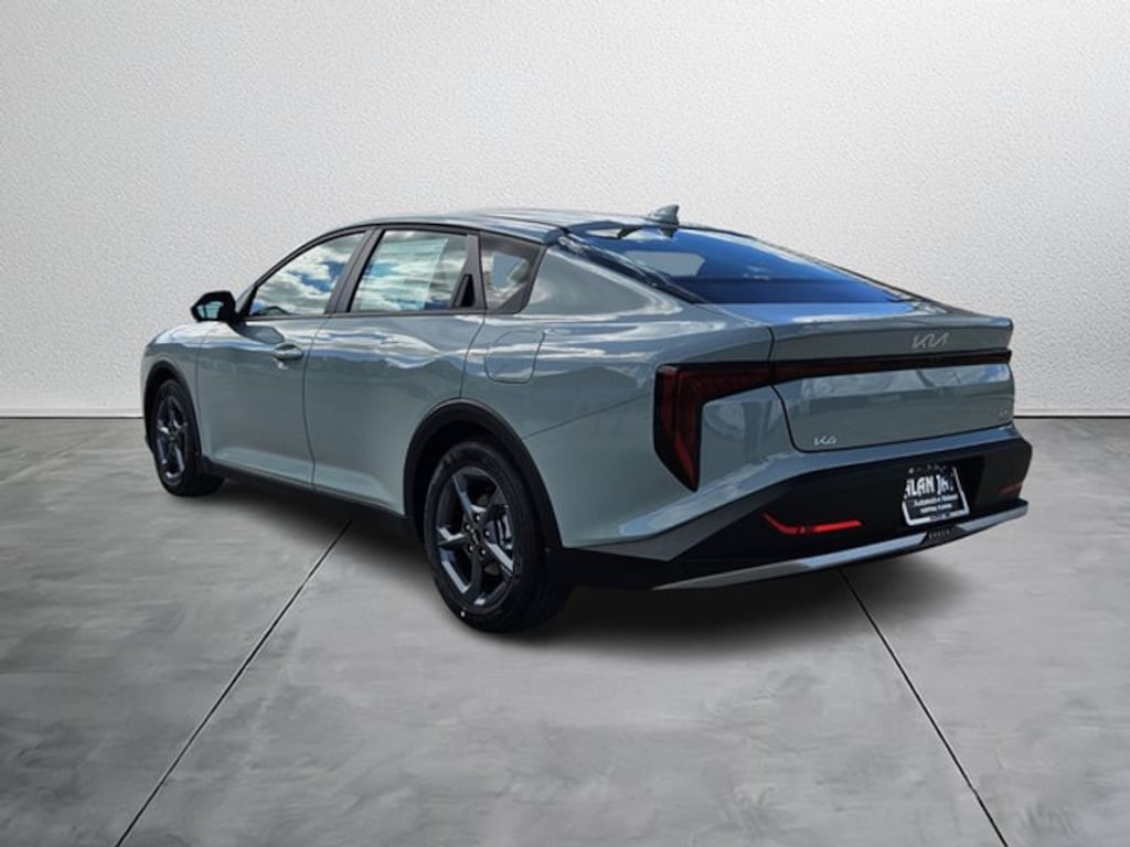 New 2025 Kia K4 LXS Sedan