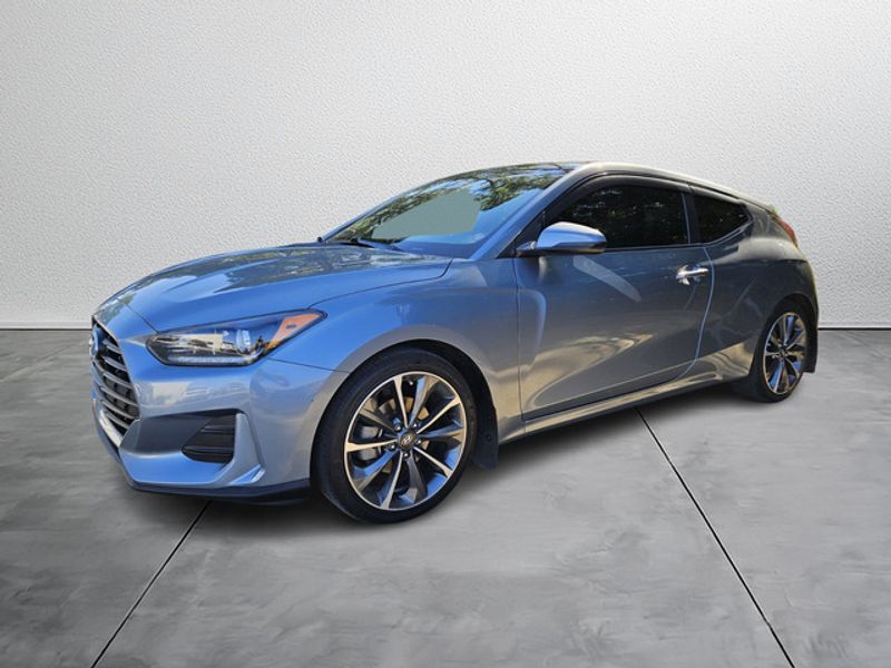 2021 Hyundai Veloster 2.0L Premium photo 3