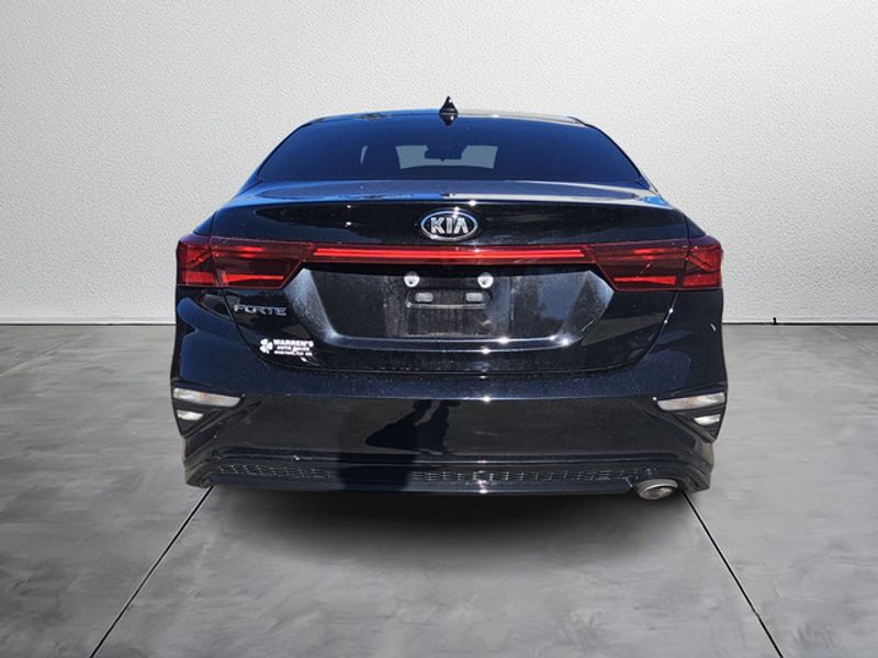 2021 Kia Forte LXS photo 2