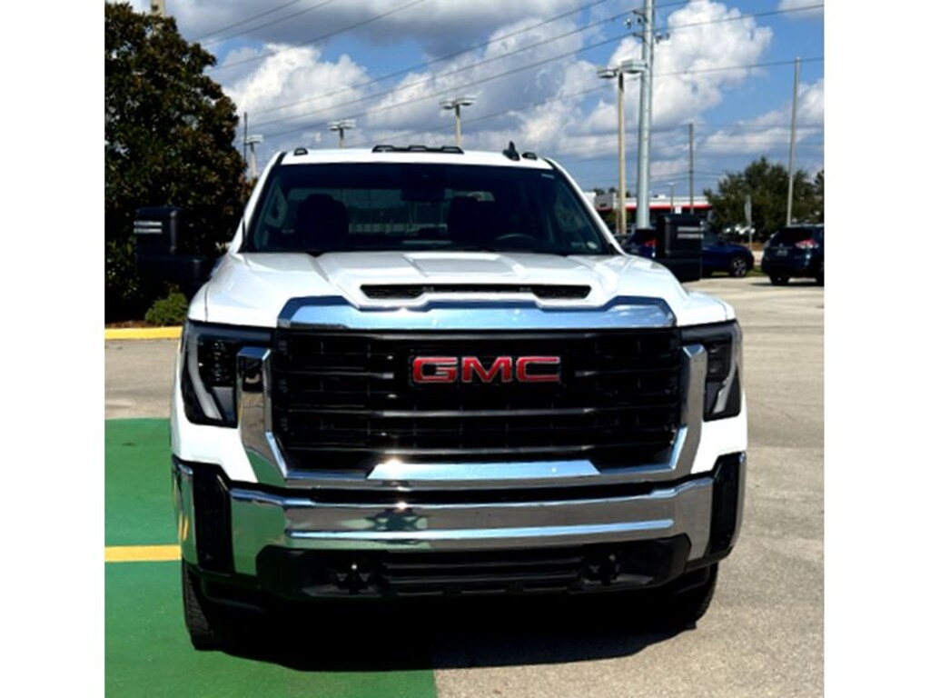 Used 2024 GMC Sierra Pro Crew Cab