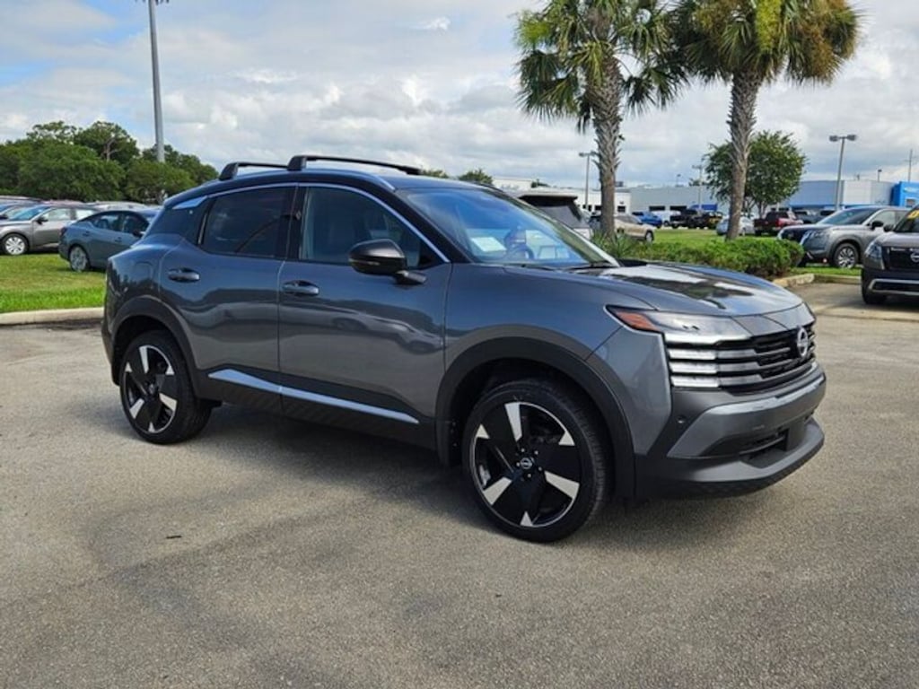 New 2025 Nissan Kicks SR SUV