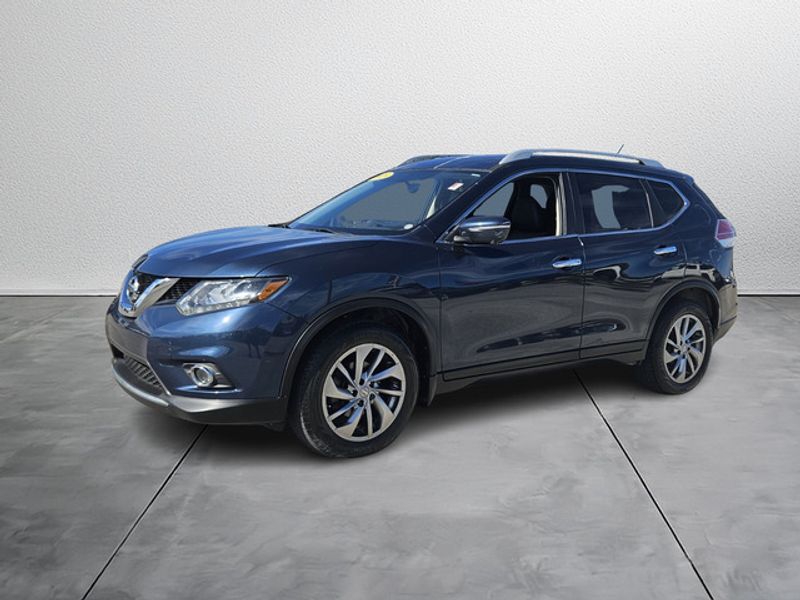 2015 Nissan Rogue SL photo 2