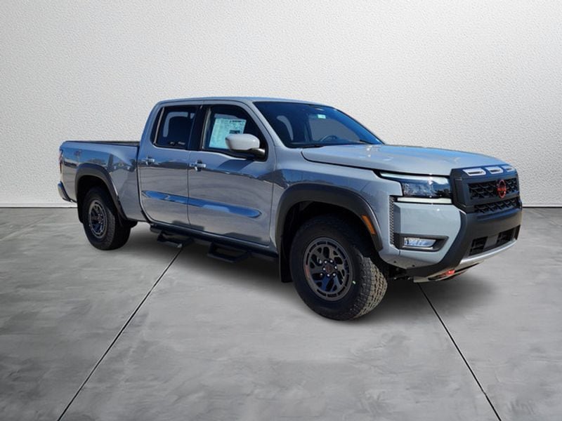 2026 Nissan Frontier PRO-4X's photo