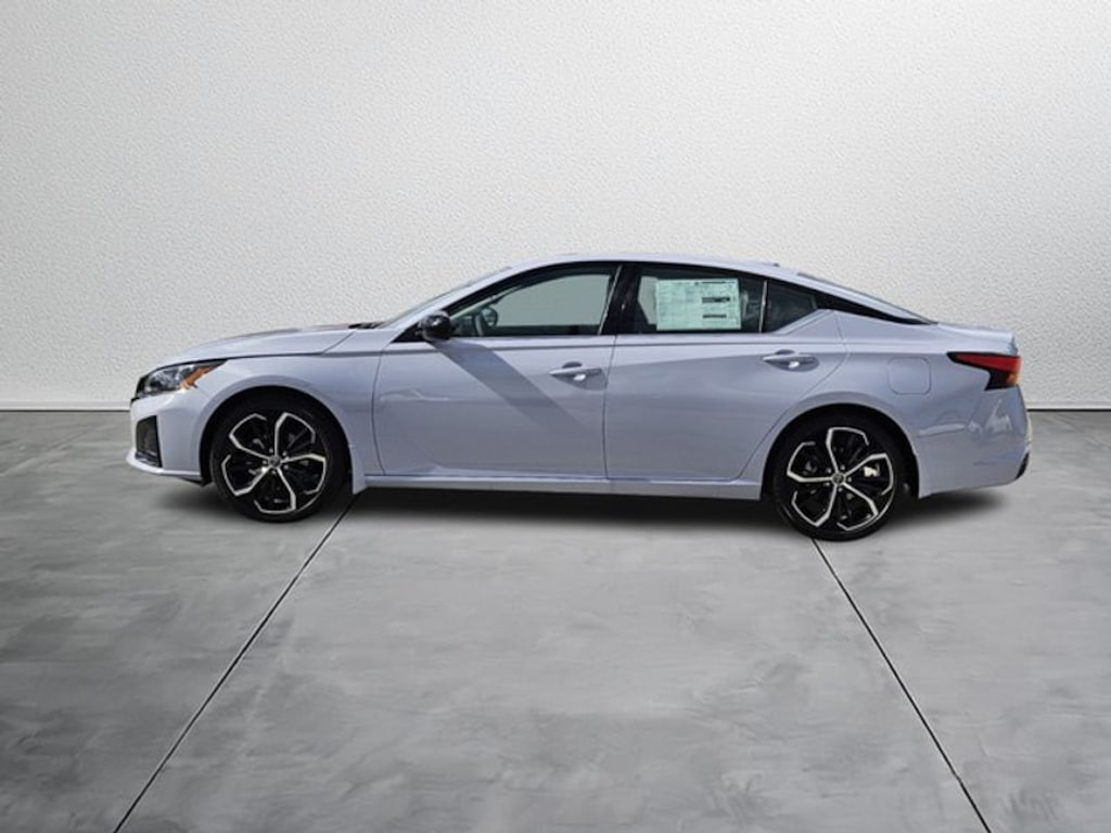 New 2025 Nissan Altima SR Sedan