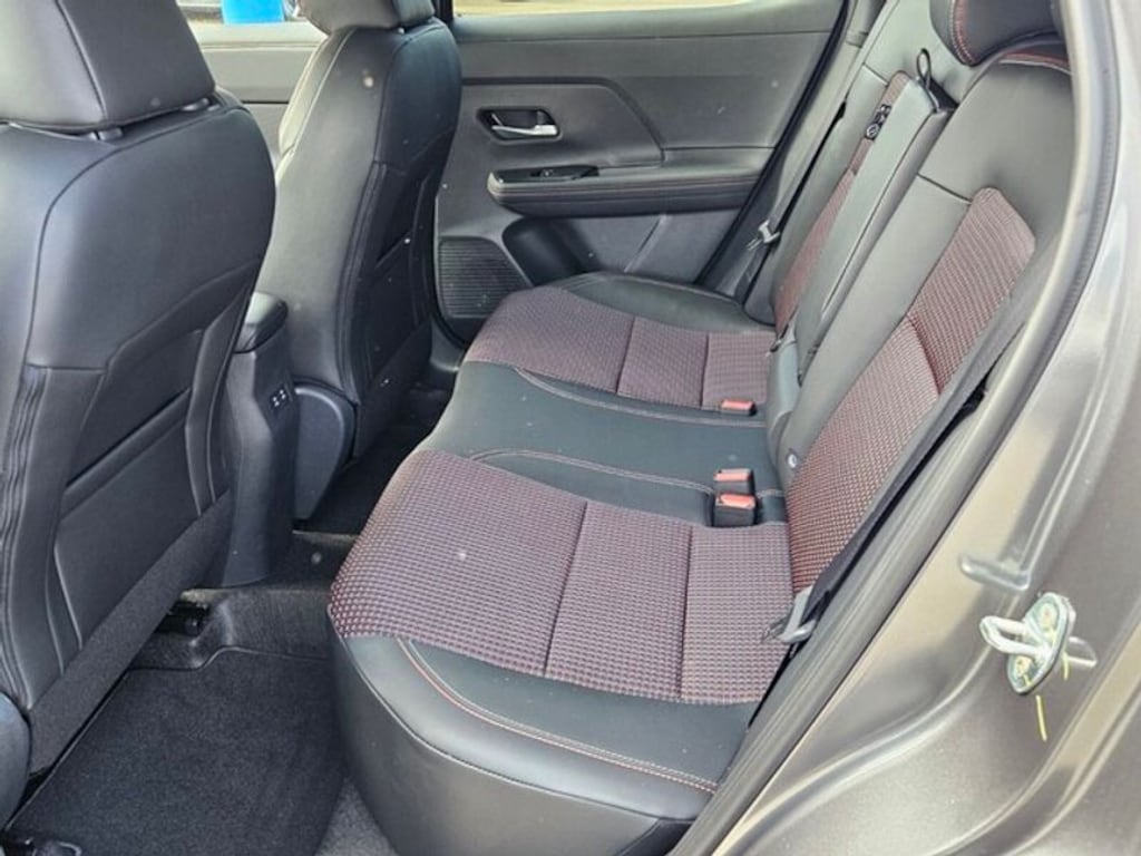 New 2025 Nissan Kicks SR SUV