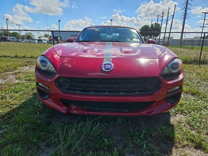 2018 Fiat 124 Spider Classica photo 2