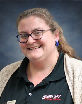 Staff member Jessie B. from ID_044277d5d164