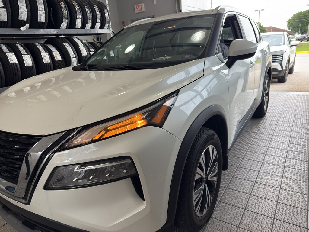 Used 2023 Nissan Rogue SV Sport Utility