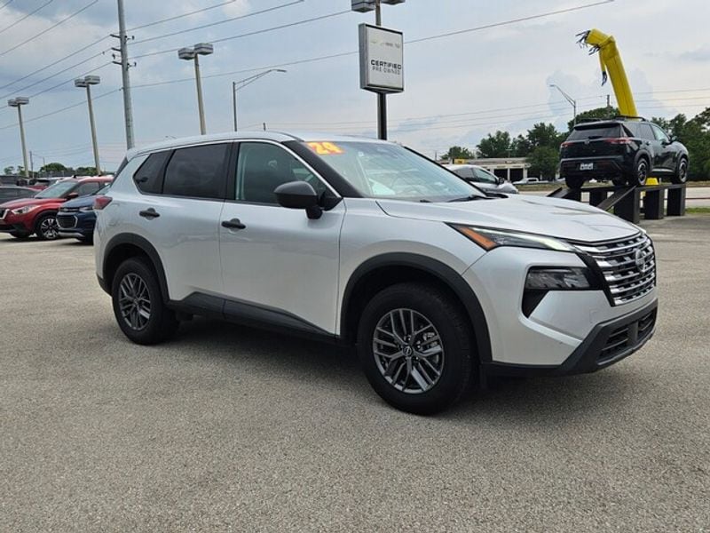 Used 2024 Nissan Rogue S with VIN 5N1BT3AAXRC703153 for sale in Sebring, FL
