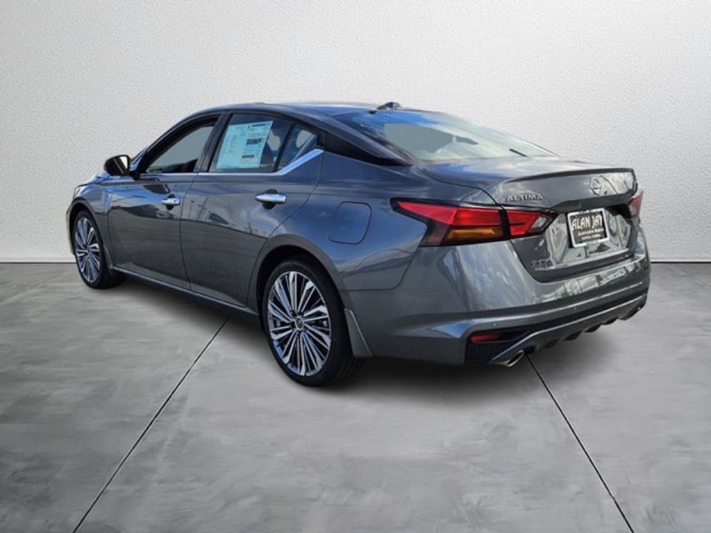 New 2025 Nissan Altima SL Sedan