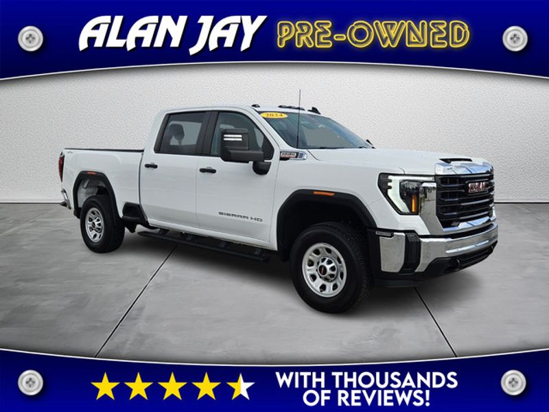 2024 GMC Sierra 2500HD Pro's photo