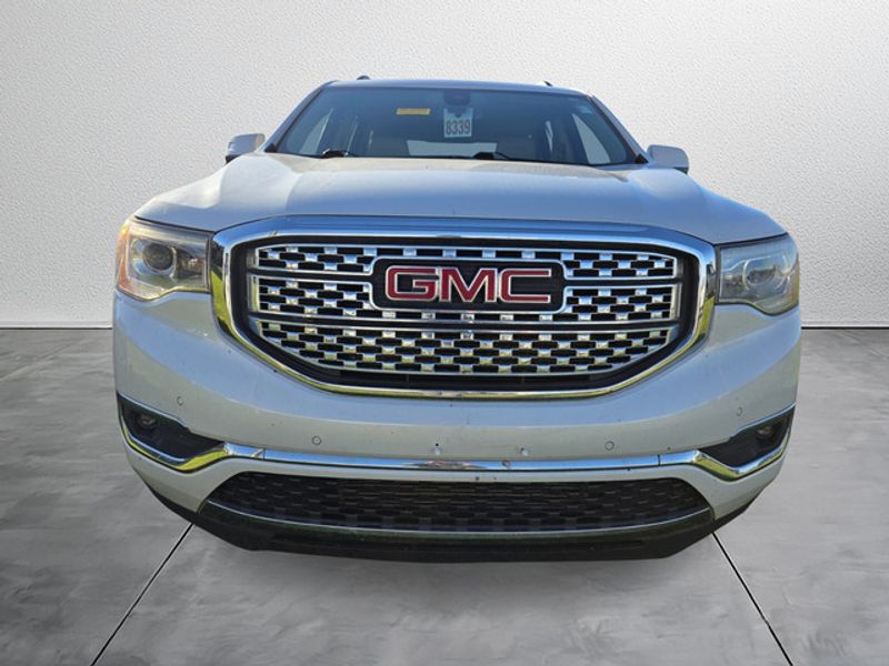 2018 Gmc Acadia Denali photo 2