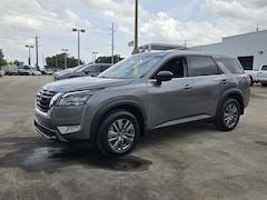 2025 Nissan Pathfinder S SUV
