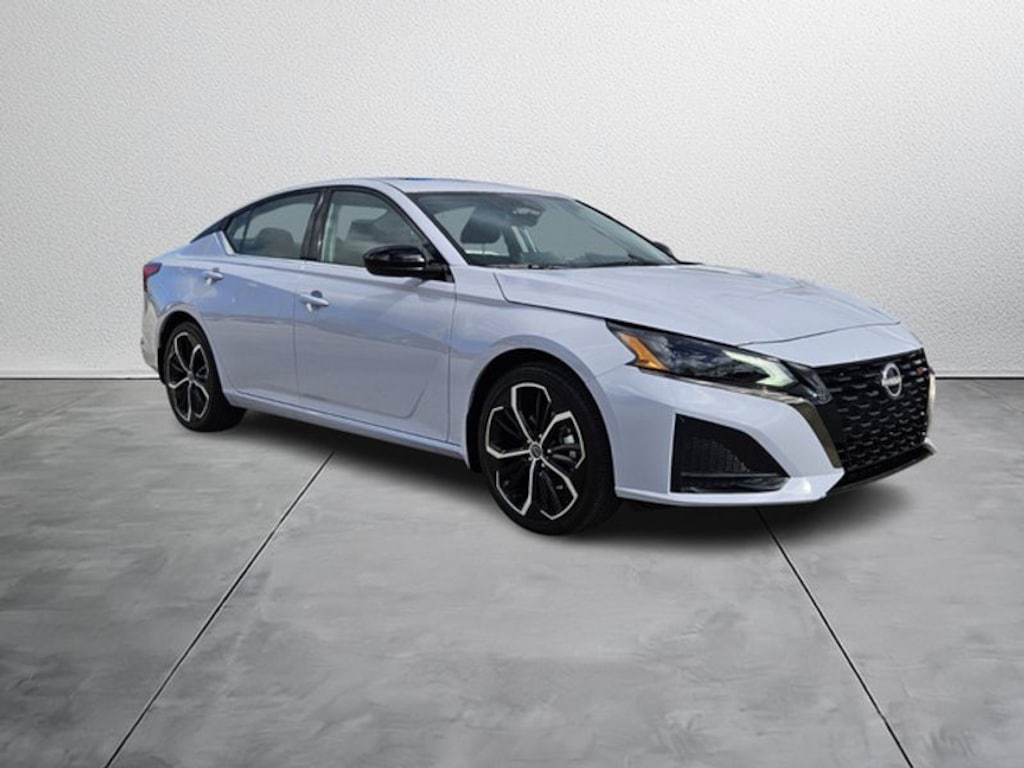 New 2025 Nissan Altima SR Sedan