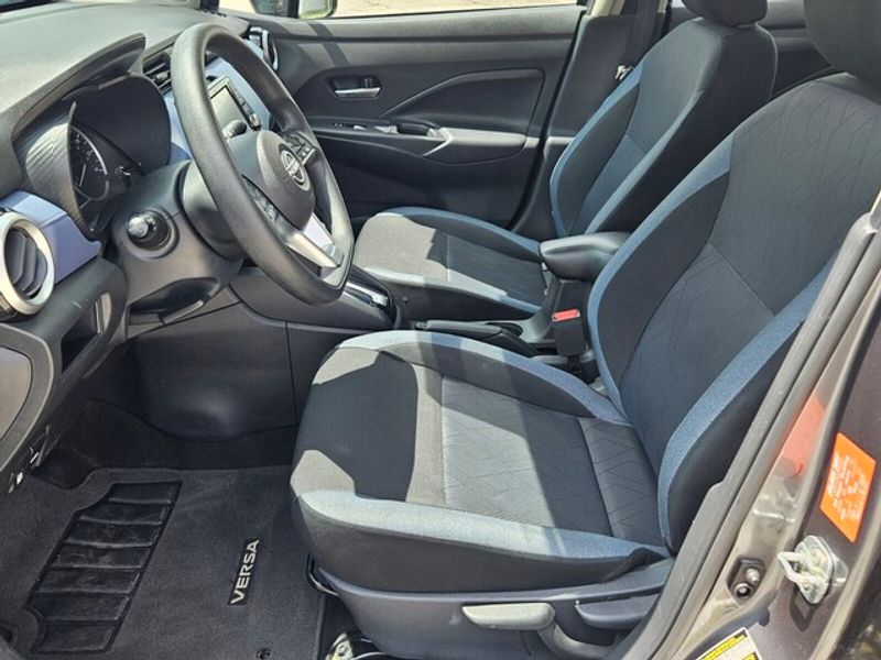 2024 Nissan Versa SV photo 3