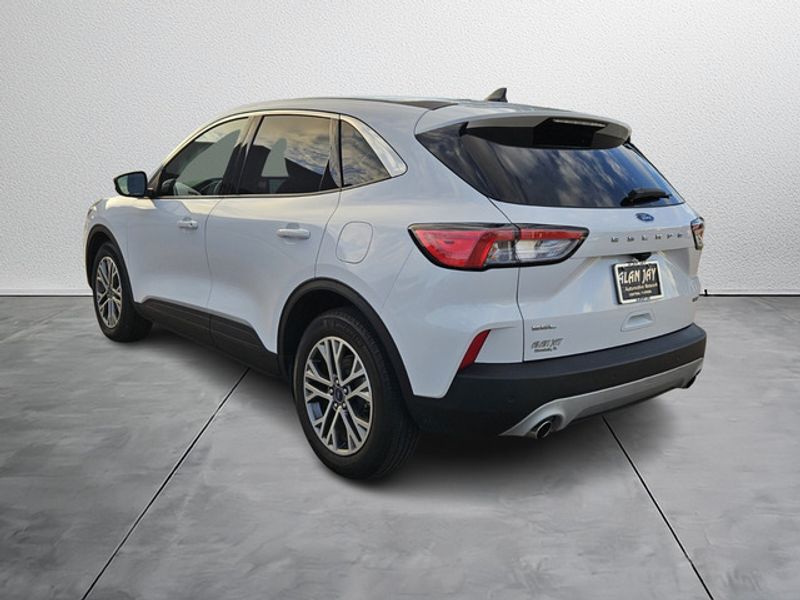 2022 Ford Escape SEL Hybrid photo 4