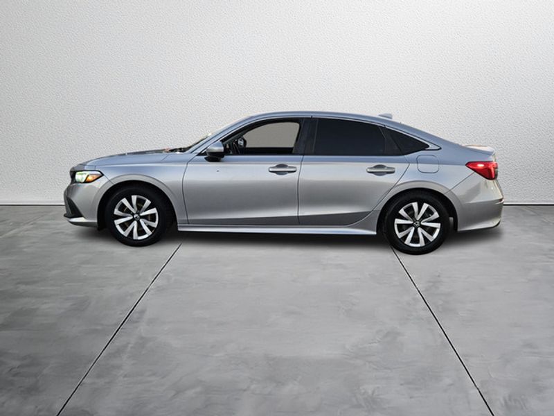 2022 Honda Civic LX photo 2