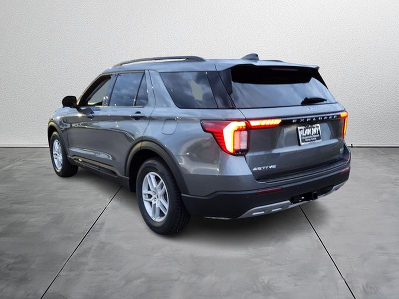 2026 Ford Explorer Active - Photo 4