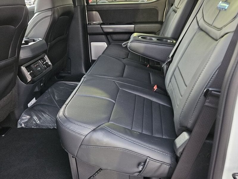 2026 Ford F-350 Super Duty Platinum - Photo 9