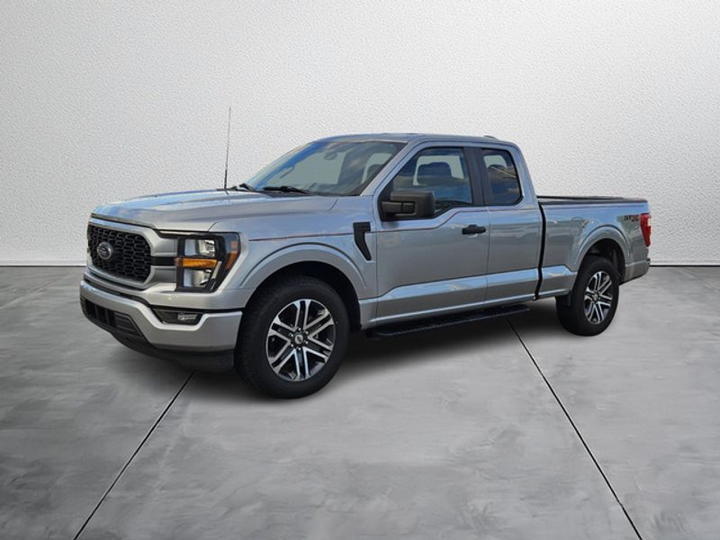 2023 Ford F-150 XL photo 2