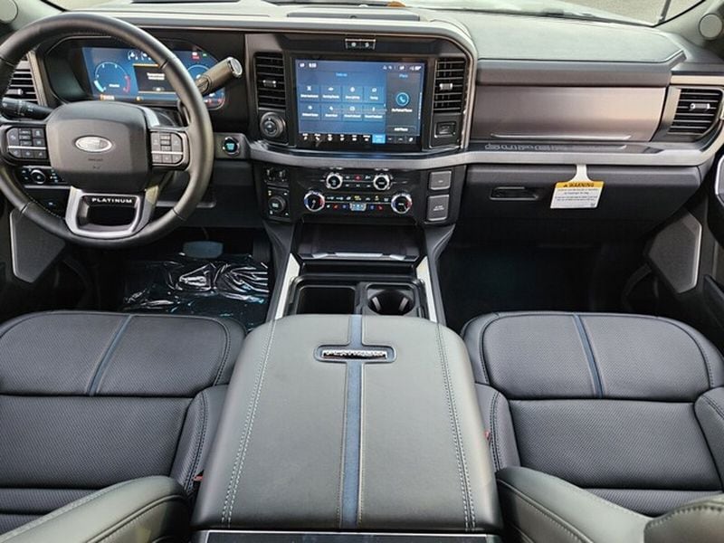 2026 Ford F-350 Super Duty Platinum - Photo 11